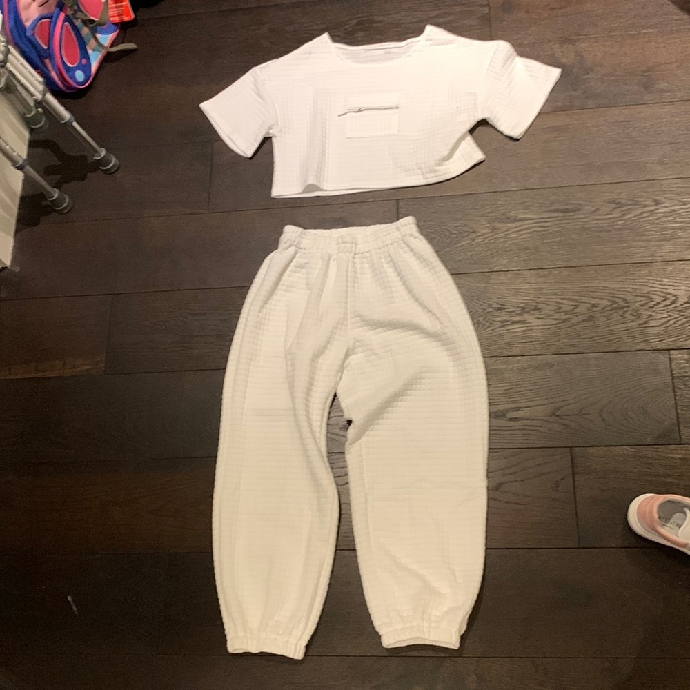 - large (fits XL)